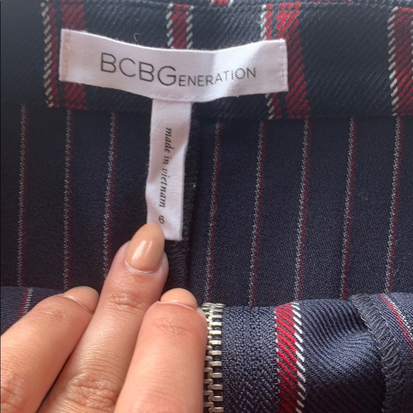 BCBG skirt - Picture 3 of 4